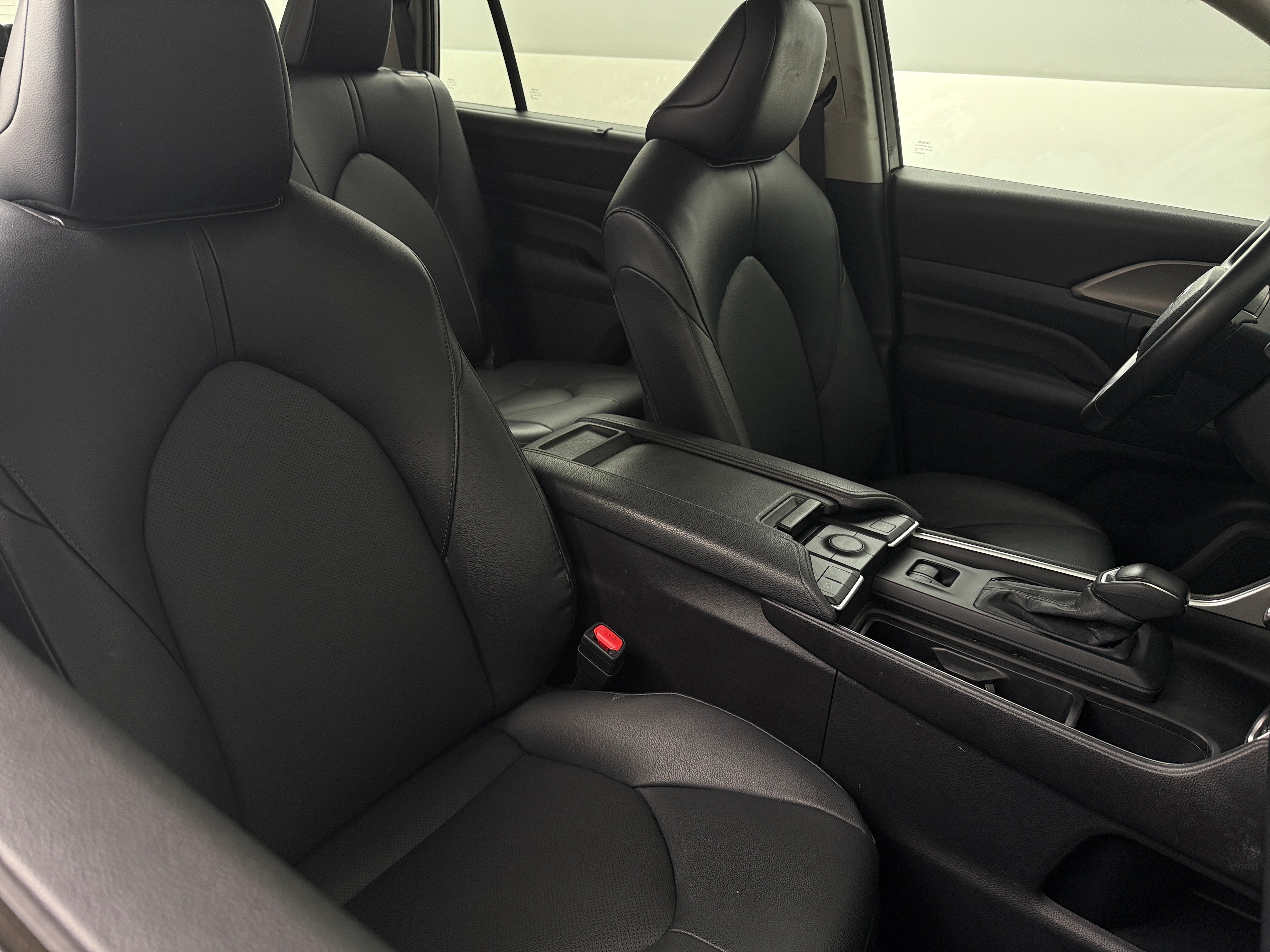 toyota grand highlander 2025 5TDAAAB5XSS083999 image toyota grand highlander 2025 5TDAAAB5XSS083999 image
